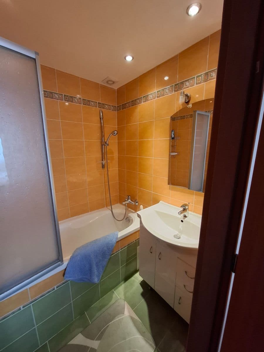 Predaj bytu 3-izbový 68 m², Jílovská, Praha, Praha Predaj bytu 3-izbový 68 m², Jílovská, Praha, Praha