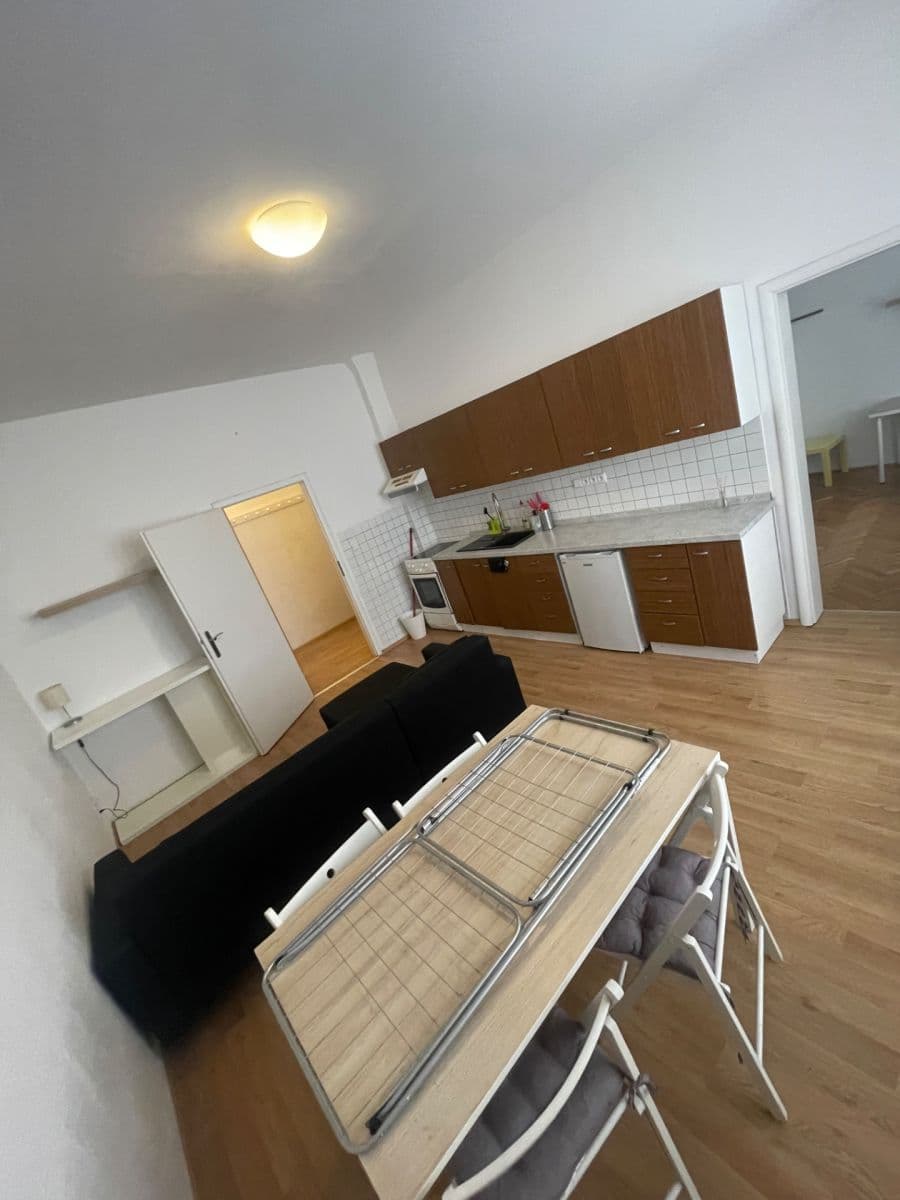 Prenájom bytu 2-izbový 60 m², Plavecká, Praha, Praha Prenájom bytu 2-izbový 60 m², Plavecká, Praha, Praha