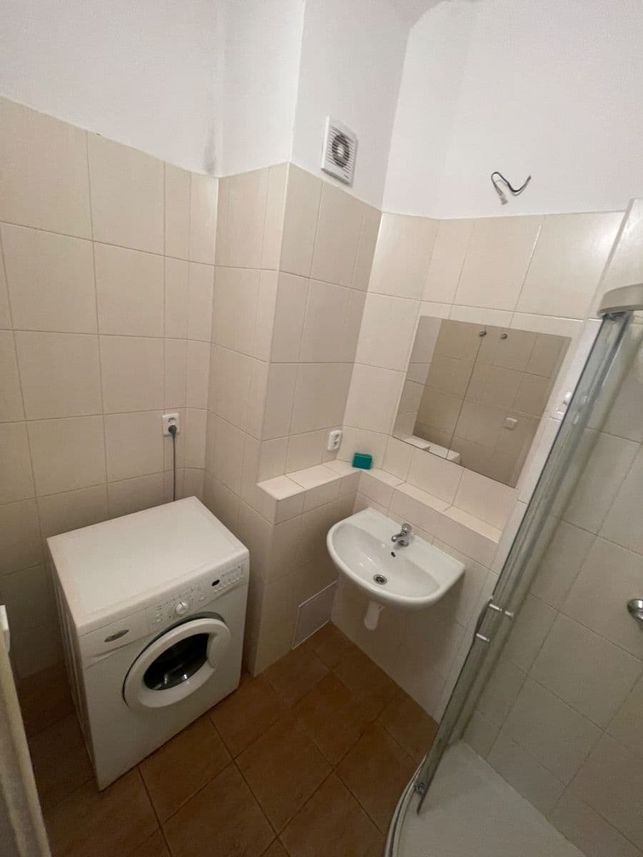 Prenájom bytu 2-izbový 60 m², Plavecká, Praha, Praha Prenájom bytu 2-izbový 60 m², Plavecká, Praha, Praha