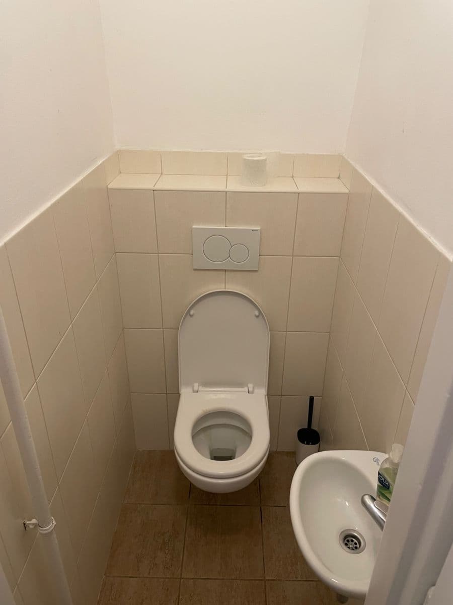 Prenájom bytu 2-izbový 60 m², Plavecká, Praha, Praha Prenájom bytu 2-izbový 60 m², Plavecká, Praha, Praha