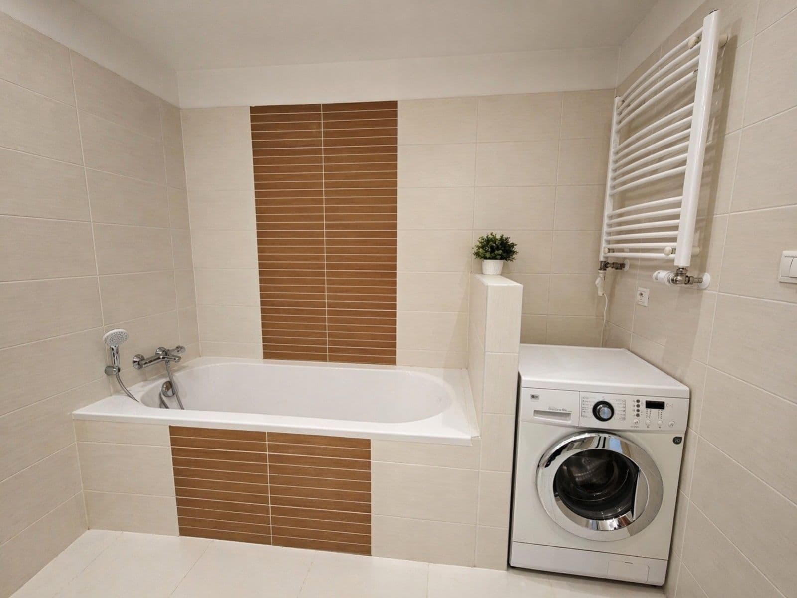 Prenájom bytu 3-izbový 86 m², Nad Smetankou, Praha, Praha Prenájom bytu 3-izbový 86 m², Nad Smetankou, Praha, Praha