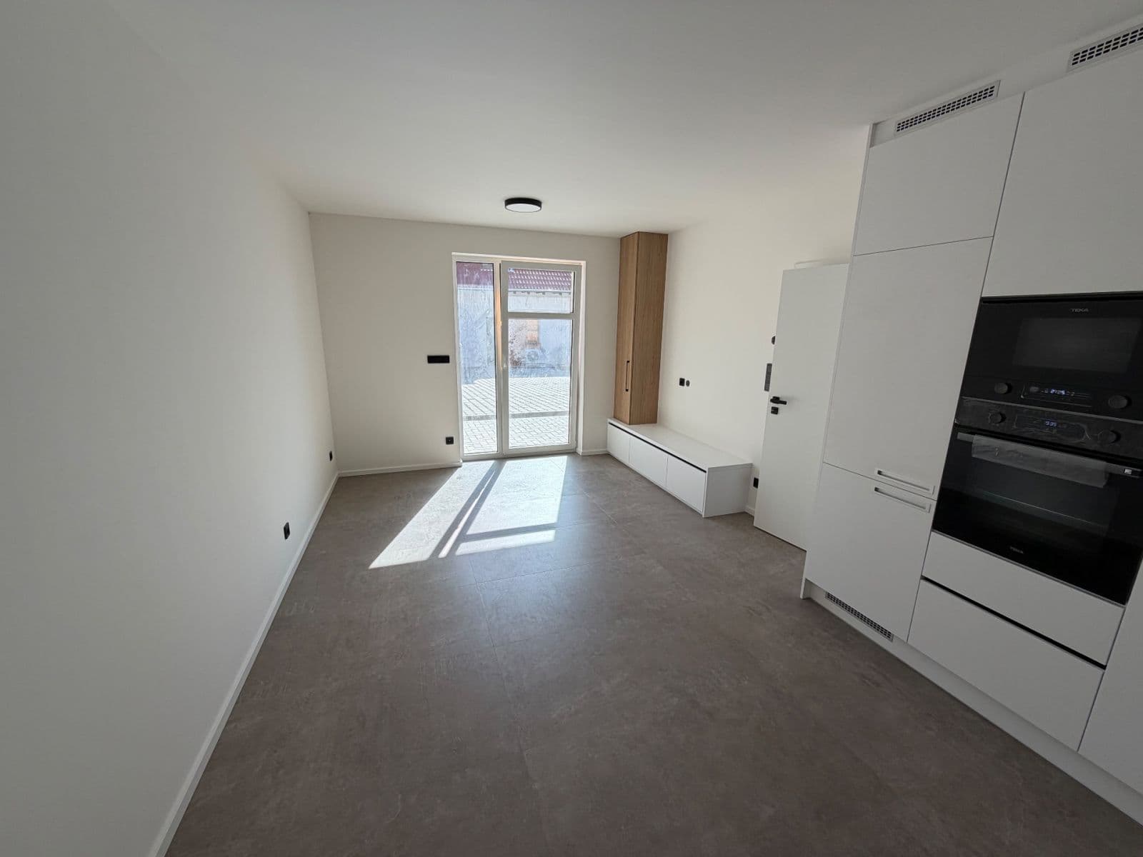 Prenájom bytu 4-izbový 105 m², náměstí U Dubu, Stochov, Středočeský kraj Prenájom bytu 4-izbový 105 m², náměstí U Dubu, Stochov, Středočeský kraj