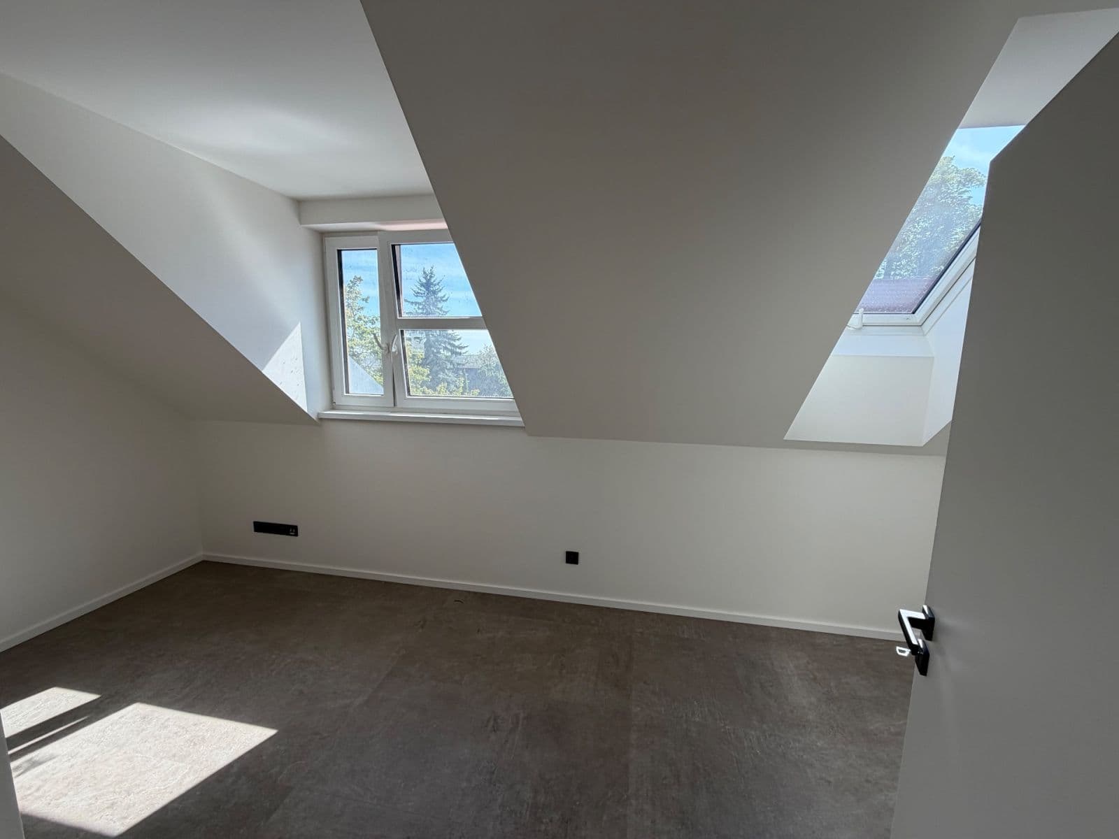 Prenájom bytu 4-izbový 105 m², náměstí U Dubu, Stochov, Středočeský kraj Prenájom bytu 4-izbový 105 m², náměstí U Dubu, Stochov, Středočeský kraj