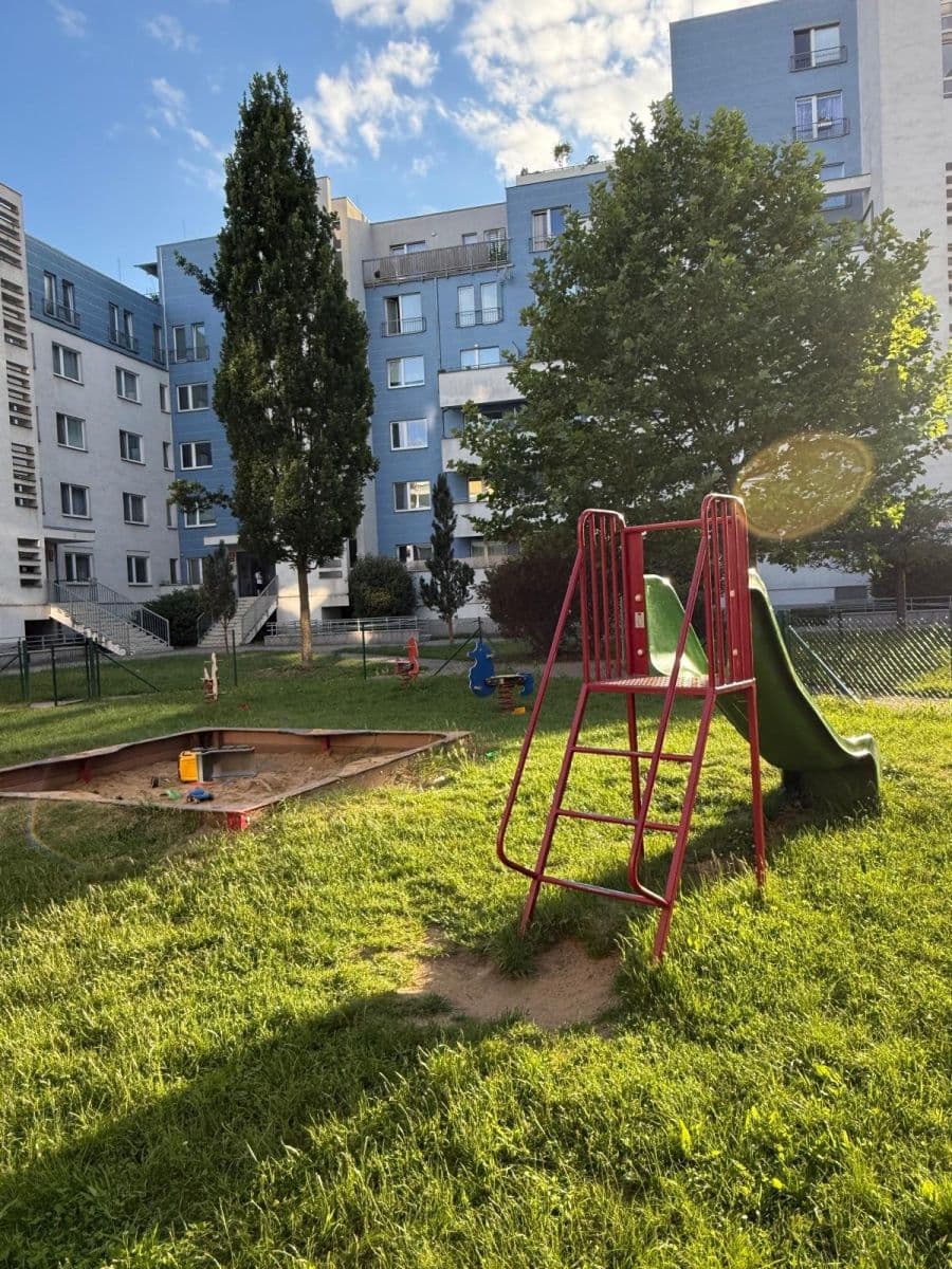 Prenájom bytu 2-izbový 42 m², Chlebovická, Praha, Praha Prenájom bytu 2-izbový 42 m², Chlebovická, Praha, Praha