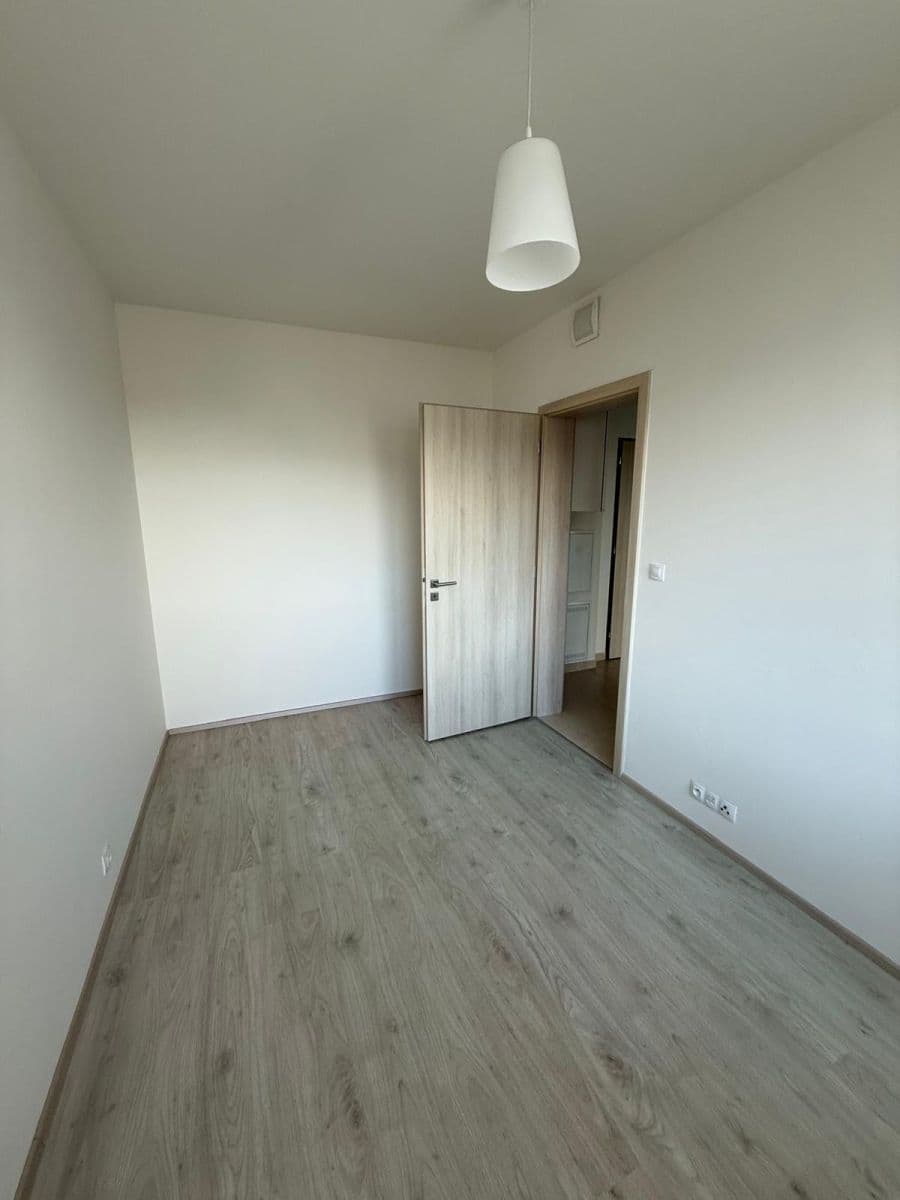 Prenájom bytu 2-izbový 42 m², Chlebovická, Praha, Praha Prenájom bytu 2-izbový 42 m², Chlebovická, Praha, Praha