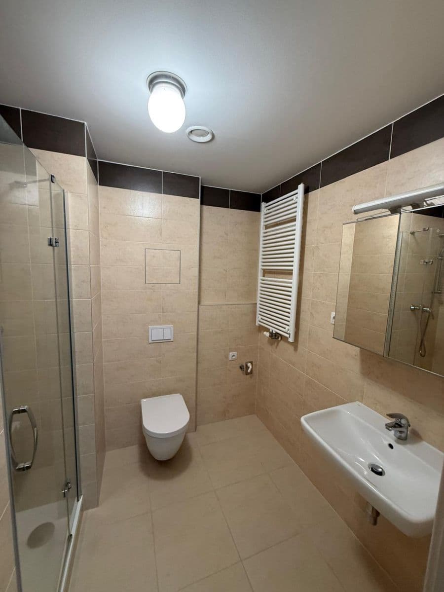Prenájom bytu 2-izbový 42 m², Chlebovická, Praha, Praha Prenájom bytu 2-izbový 42 m², Chlebovická, Praha, Praha