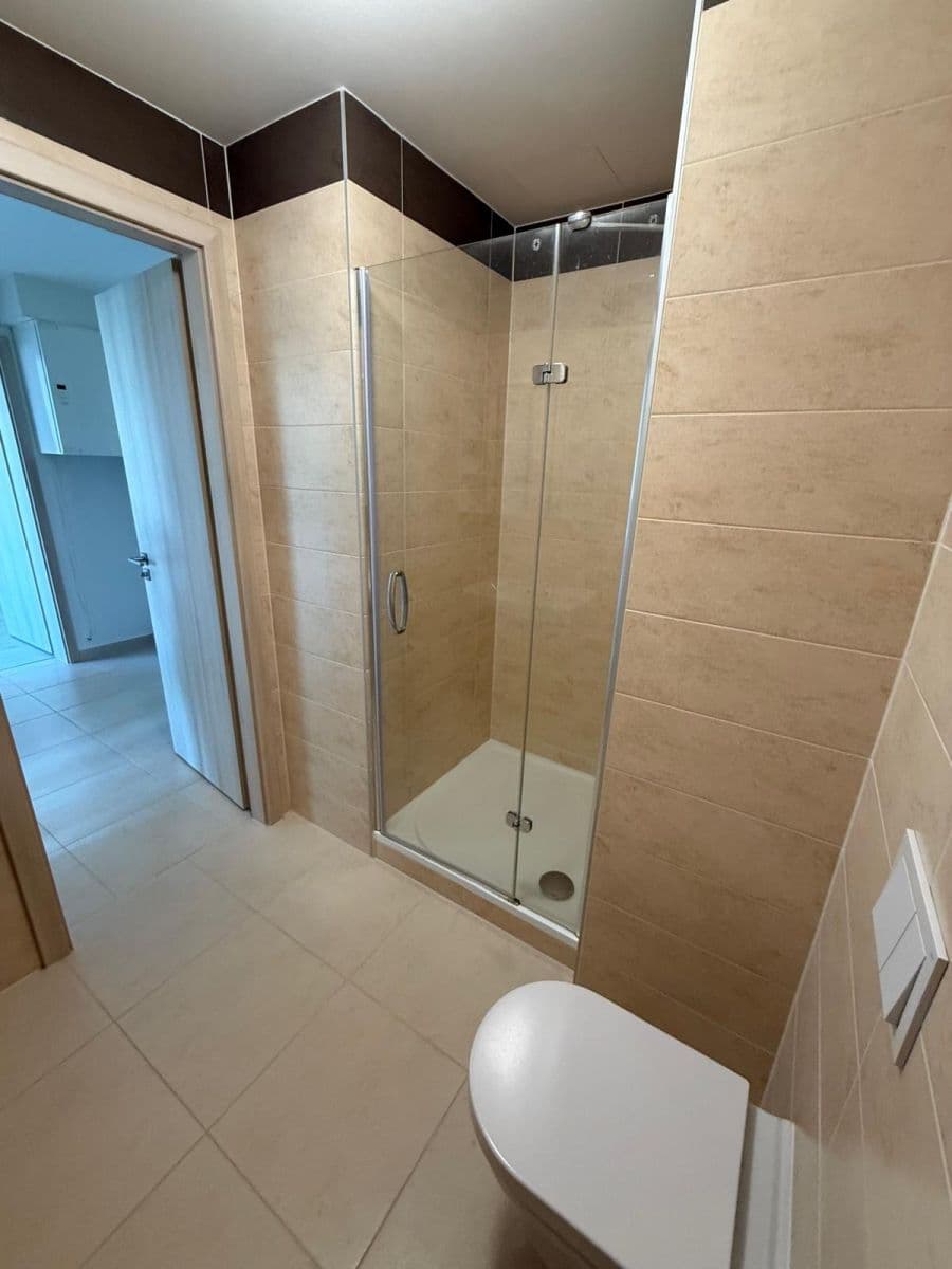 Prenájom bytu 2-izbový 42 m², Chlebovická, Praha, Praha Prenájom bytu 2-izbový 42 m², Chlebovická, Praha, Praha