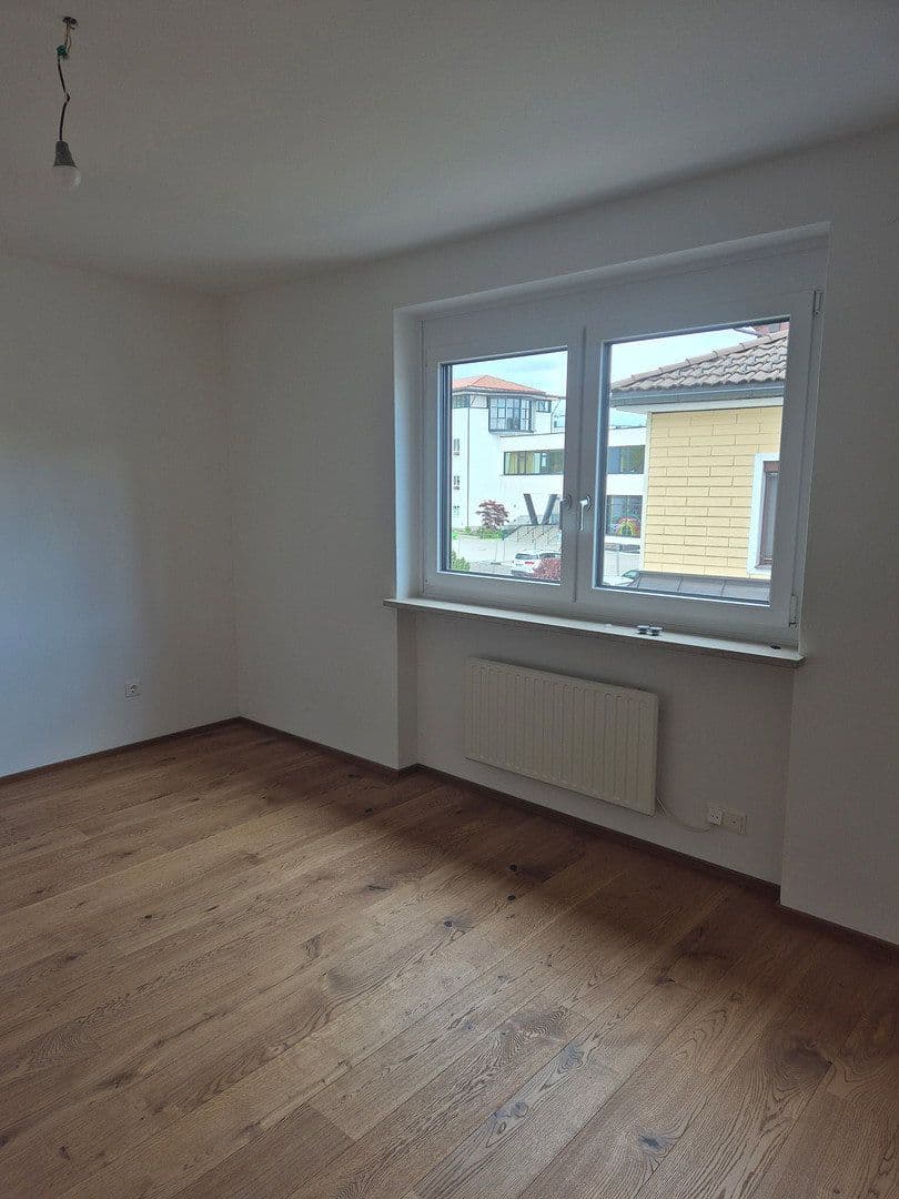 Prenájom bytu 2-izbový 90 m², Bahnhofstraße 6, Seekirchen am Wallersee, Salzbursko Prenájom bytu 2-izbový 90 m², Bahnhofstraße 6, Seekirchen am Wallersee, Salzbursko