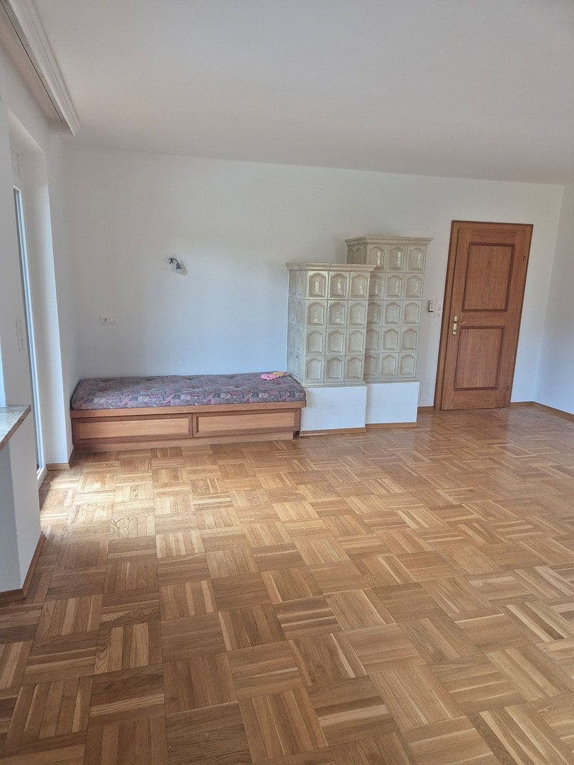 Prenájom bytu 2-izbový 90 m², Bahnhofstraße 6, Seekirchen am Wallersee, Salzbursko Prenájom bytu 2-izbový 90 m², Bahnhofstraße 6, Seekirchen am Wallersee, Salzbursko