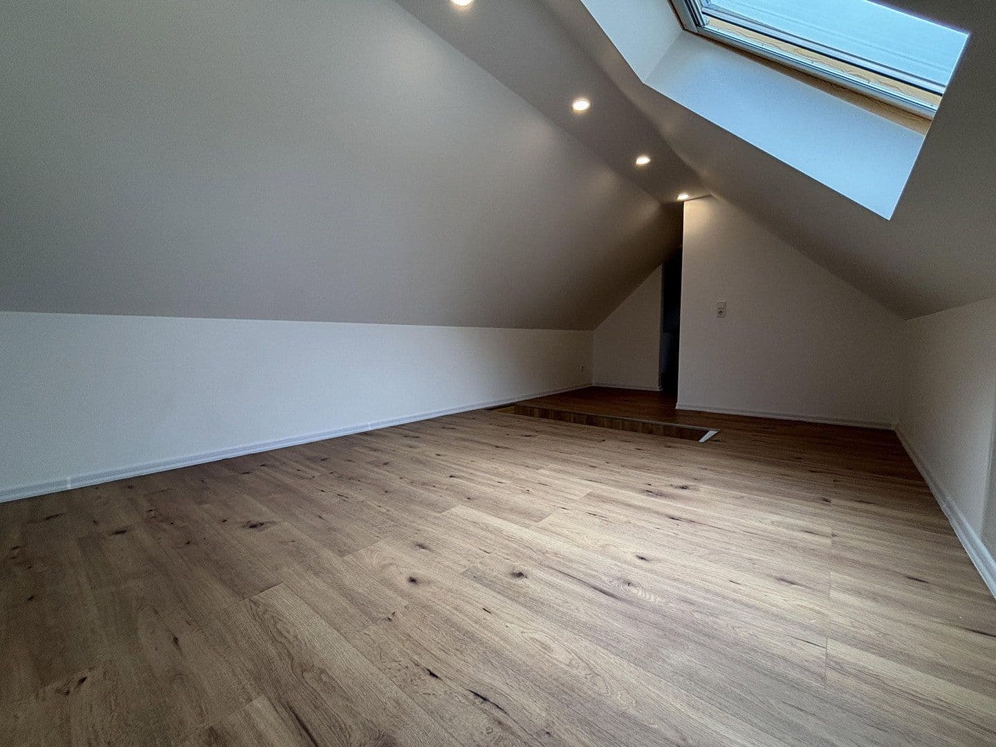 Predaj domu 135 m², pozemek 89 m², Großenbucher Weg 6, Igensdorf, Bavorsko Predaj domu 135 m², pozemek 89 m², Großenbucher Weg 6, Igensdorf, Bavorsko