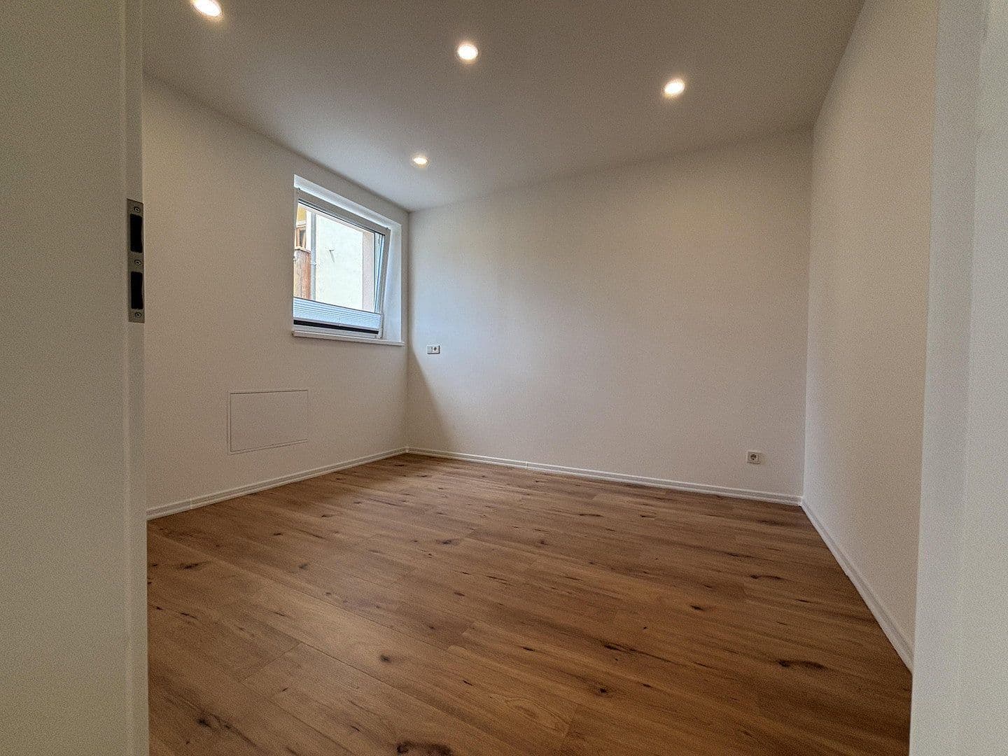 Predaj domu 135 m², pozemek 89 m², Großenbucher Weg 6, Igensdorf, Bavorsko Predaj domu 135 m², pozemek 89 m², Großenbucher Weg 6, Igensdorf, Bavorsko