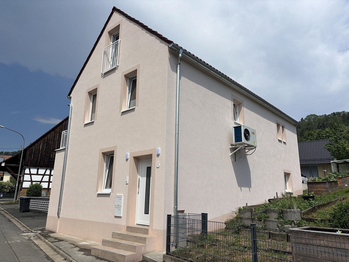 Predaj domu 135 m², pozemek 89 m², Großenbucher Weg 6, Igensdorf, Bavorsko Predaj domu 135 m², pozemek 89 m², Großenbucher Weg 6, Igensdorf, Bavorsko