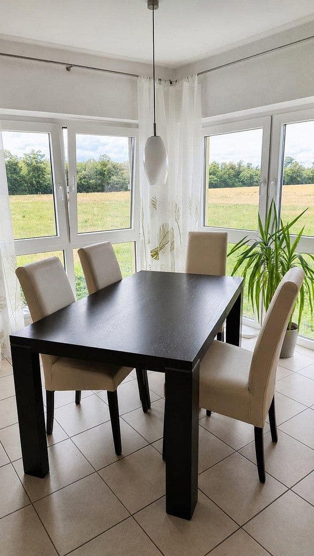 Prenájom bytu 4-izbový 108 m², Einhausen, Hesensko Prenájom bytu 4-izbový 108 m², Einhausen, Hesensko