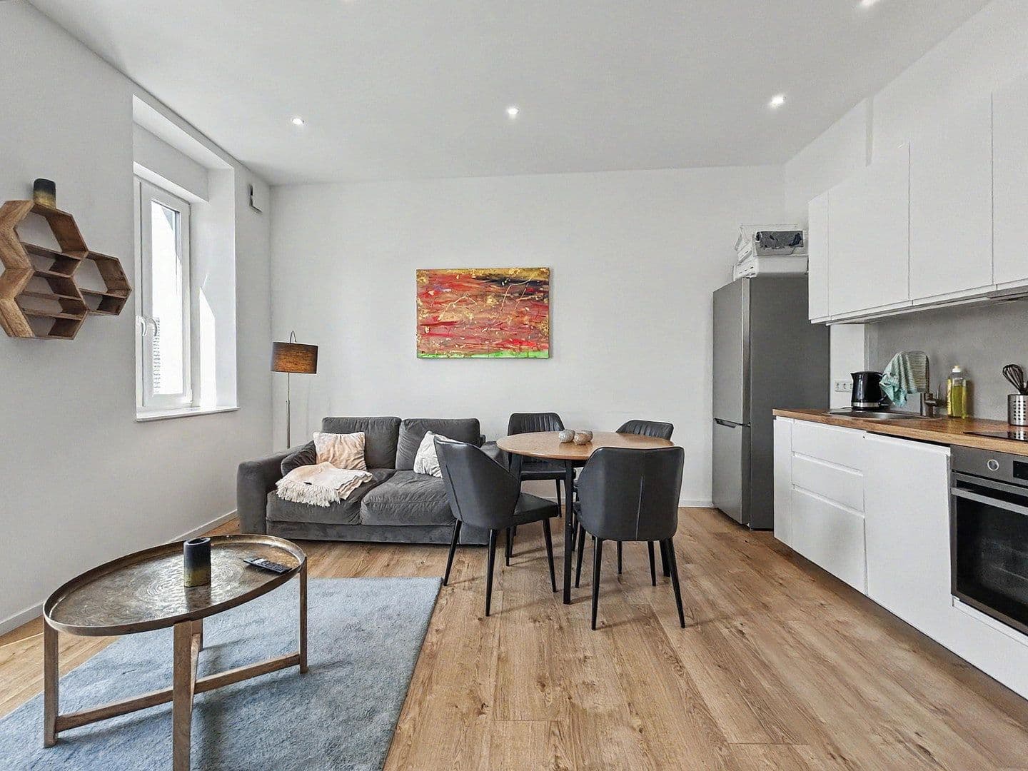 Prenájom bytu 2-izbový 40 m², Köln, Severné Porýnie - Westfálsko Prenájom bytu 2-izbový 40 m², Köln, Severné Porýnie - Westfálsko