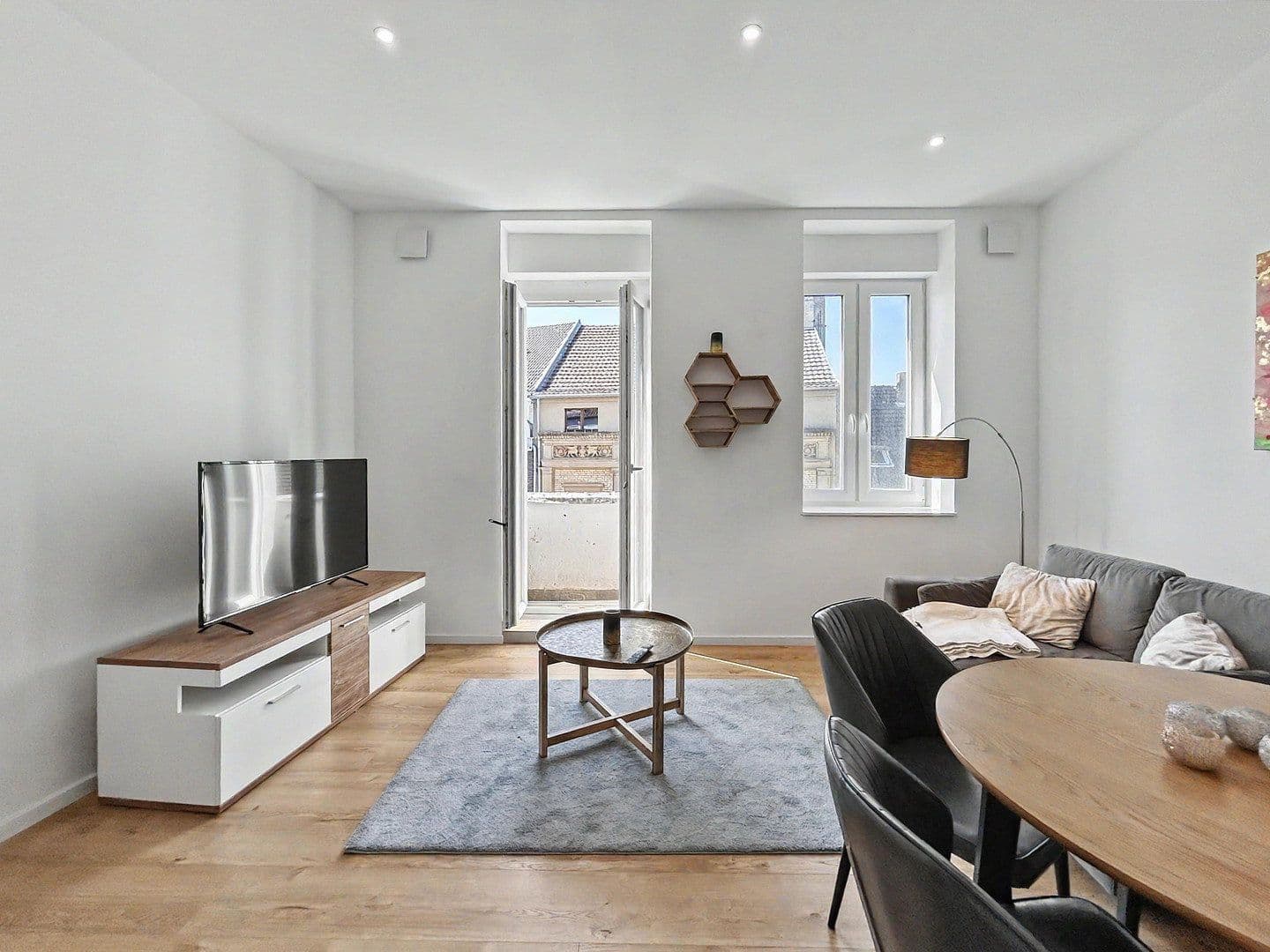Prenájom bytu 2-izbový 40 m², Köln, Severné Porýnie - Westfálsko Prenájom bytu 2-izbový 40 m², Köln, Severné Porýnie - Westfálsko