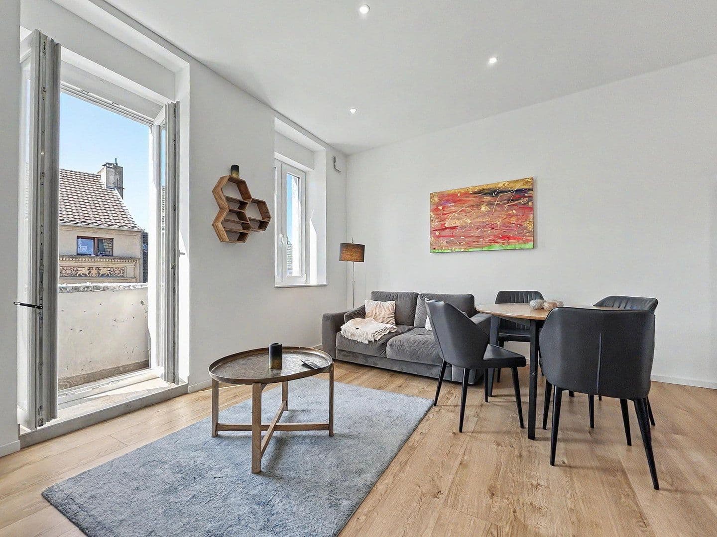 Prenájom bytu 2-izbový 40 m², Köln, Severné Porýnie - Westfálsko Prenájom bytu 2-izbový 40 m², Köln, Severné Porýnie - Westfálsko