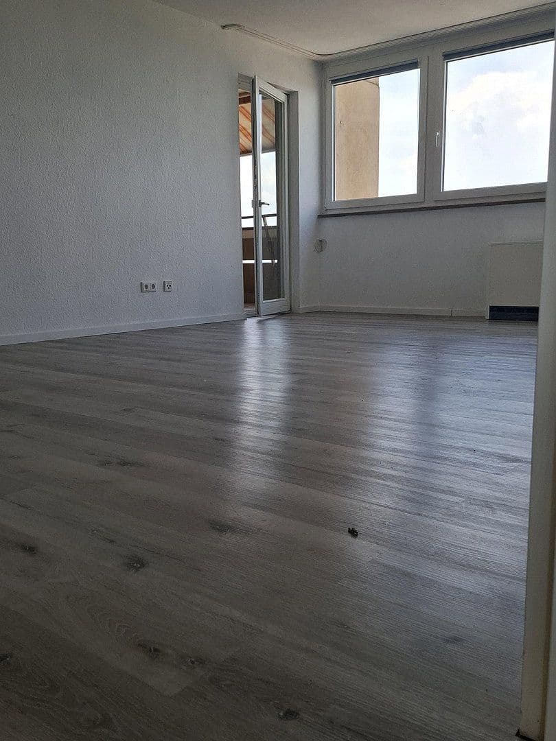 Prenájom bytu 4-izbový 108 m², Am Europakanal 38, Erlangen, Bavorsko Prenájom bytu 4-izbový 108 m², Am Europakanal 38, Erlangen, Bavorsko