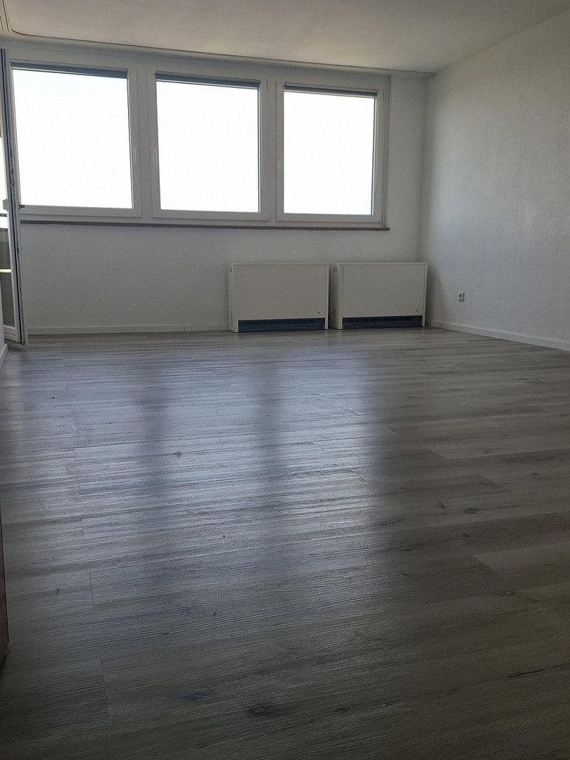 Prenájom bytu 4-izbový 108 m², Am Europakanal 38, Erlangen, Bavorsko Prenájom bytu 4-izbový 108 m², Am Europakanal 38, Erlangen, Bavorsko