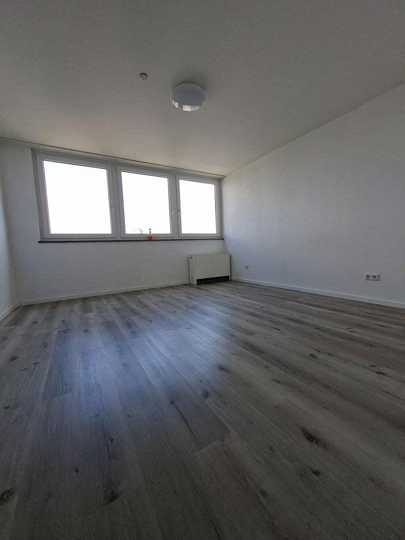 Prenájom bytu 4-izbový 108 m², Am Europakanal 38, Erlangen, Bavorsko Prenájom bytu 4-izbový 108 m², Am Europakanal 38, Erlangen, Bavorsko