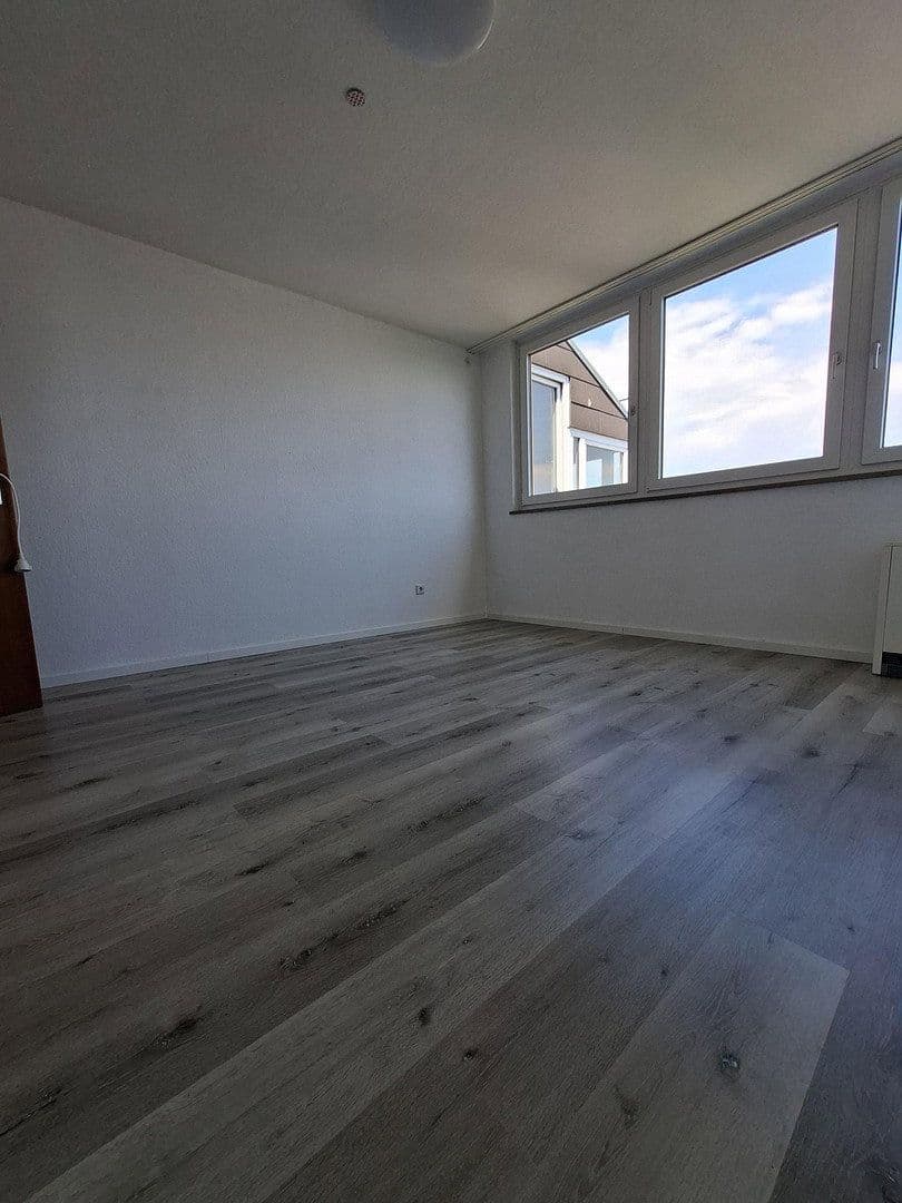 Prenájom bytu 4-izbový 108 m², Am Europakanal 38, Erlangen, Bavorsko Prenájom bytu 4-izbový 108 m², Am Europakanal 38, Erlangen, Bavorsko