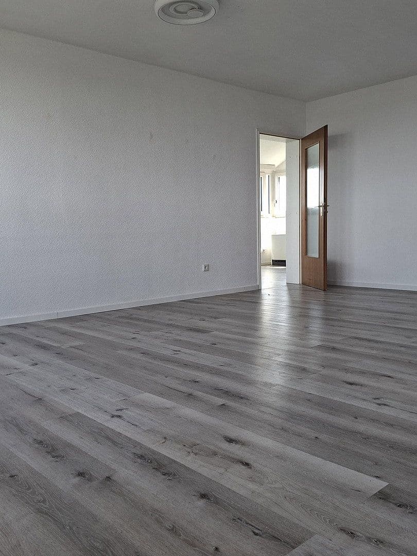 Prenájom bytu 4-izbový 108 m², Am Europakanal 38, Erlangen, Bavorsko Prenájom bytu 4-izbový 108 m², Am Europakanal 38, Erlangen, Bavorsko