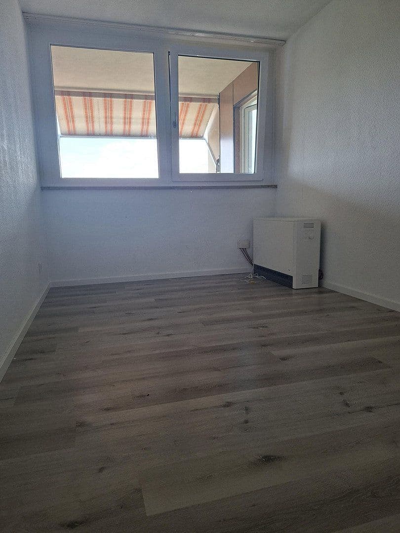 Prenájom bytu 4-izbový 108 m², Am Europakanal 38, Erlangen, Bavorsko Prenájom bytu 4-izbový 108 m², Am Europakanal 38, Erlangen, Bavorsko