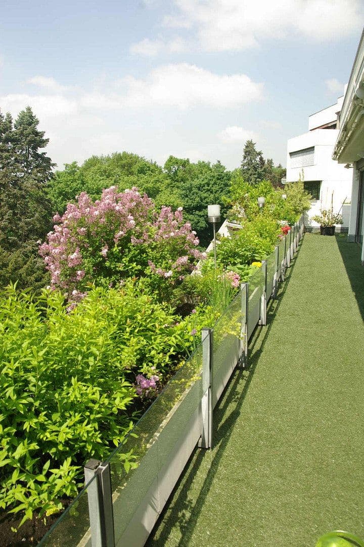 Prenájom bytu 3-izbový 190 m², Virchowstrasse, 9, Nürnberg, Bavorsko Prenájom bytu 3-izbový 190 m², Virchowstrasse, 9, Nürnberg, Bavorsko