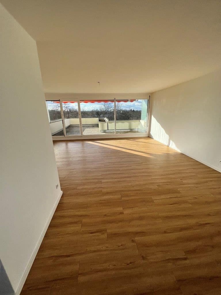 Prenájom bytu 3-izbový 190 m², Virchowstrasse, 9, Nürnberg, Bavorsko Prenájom bytu 3-izbový 190 m², Virchowstrasse, 9, Nürnberg, Bavorsko