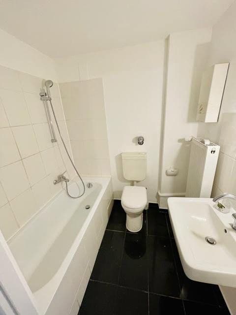 Prenájom bytu 2-izbový 50 m², Rheinfeldstraße 32, Ludwigshafen am Rhein, Porýnie-Falcko Prenájom bytu 2-izbový 50 m², Rheinfeldstraße 32, Ludwigshafen am Rhein, Porýnie-Falcko