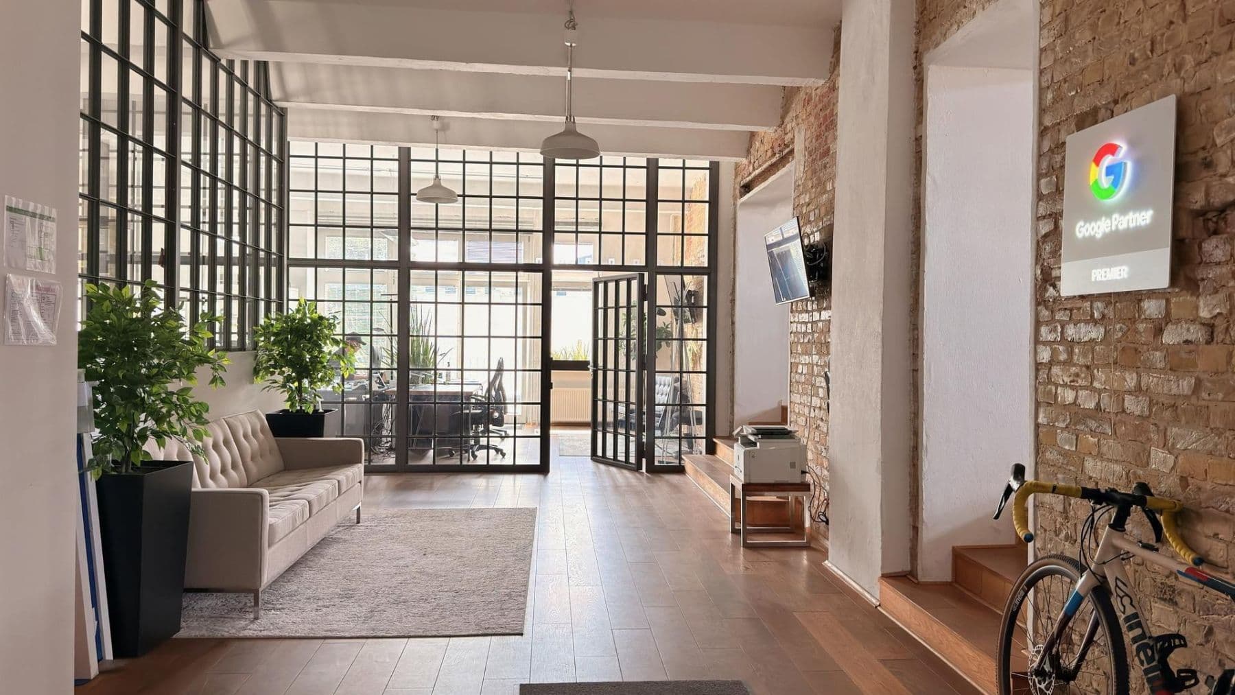 Prenájom kancelárie 501 m², Berlin, Berlín Prenájom kancelárie 501 m², Berlin, Berlín