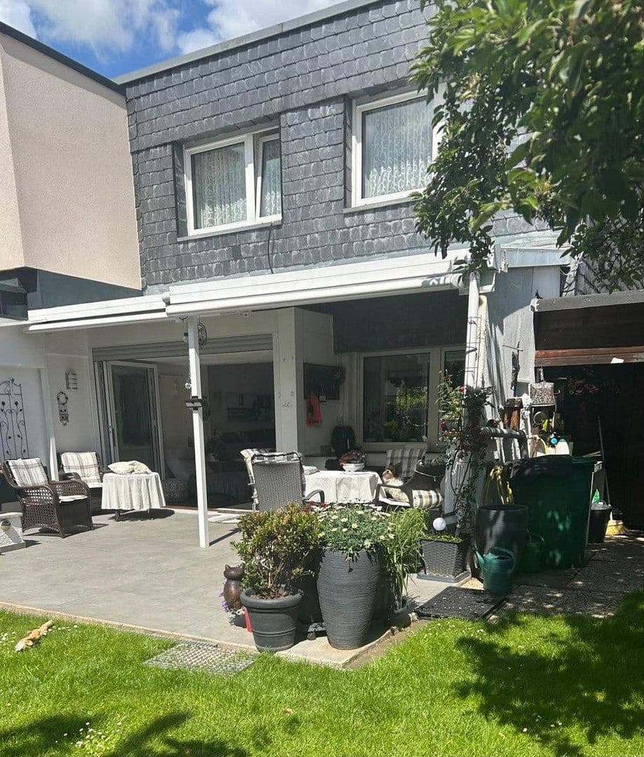Predaj domu 94 m², pozemek 464 m², Köln, Severné Porýnie - Westfálsko Predaj domu 94 m², pozemek 464 m², Köln, Severné Porýnie - Westfálsko