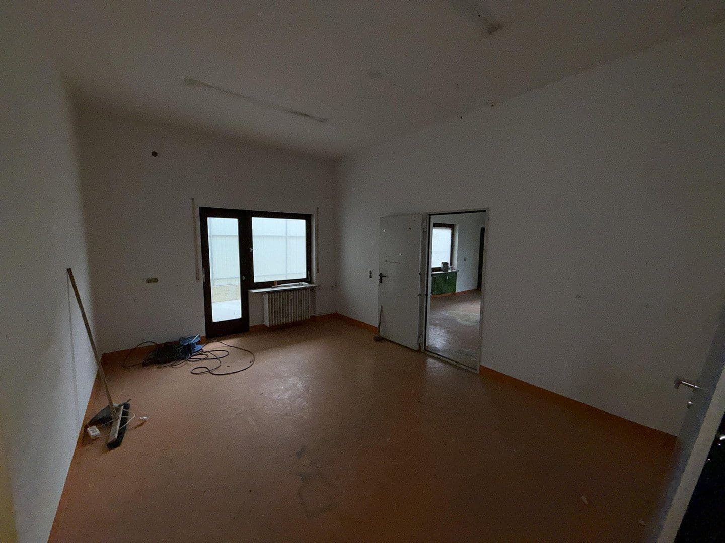 Prenájom nebytového priestoru 230 m², Fellbach, Bádensko-Wurttembersko Prenájom nebytového priestoru 230 m², Fellbach, Bádensko-Wurttembersko