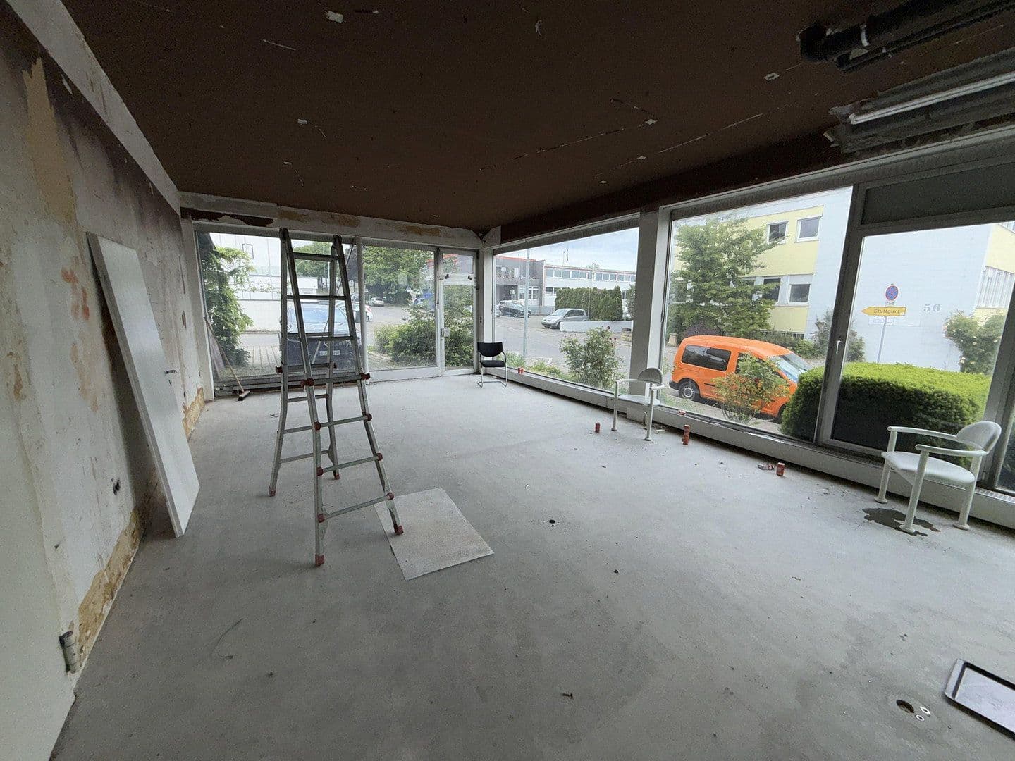 Prenájom nebytového priestoru 230 m², Fellbach, Bádensko-Wurttembersko Prenájom nebytového priestoru 230 m², Fellbach, Bádensko-Wurttembersko