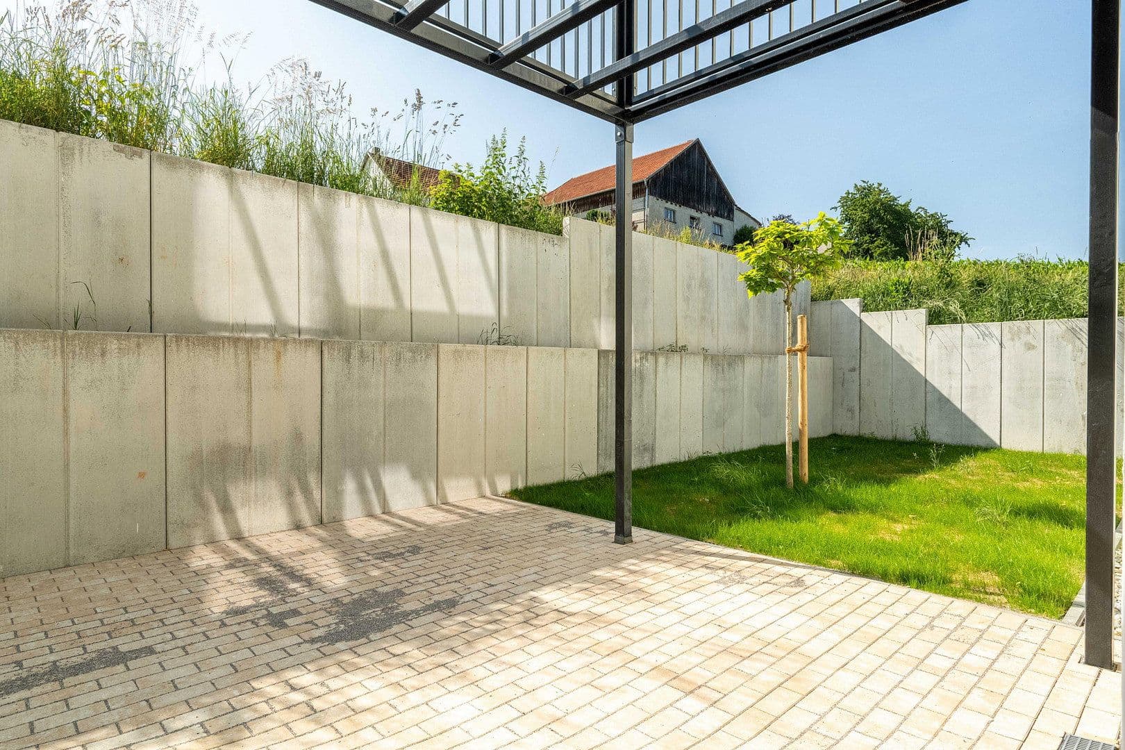 Prenájom bytu 1-izbový 84 m², Fichtelgebirgstraße 6, Sinzing, Bavorsko Prenájom bytu 1-izbový 84 m², Fichtelgebirgstraße 6, Sinzing, Bavorsko