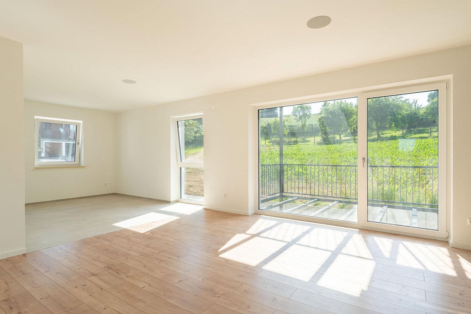 Prenájom bytu 1-izbový 84 m², Fichtelgebirgstraße 6, Sinzing, Bavorsko Prenájom bytu 1-izbový 84 m², Fichtelgebirgstraße 6, Sinzing, Bavorsko