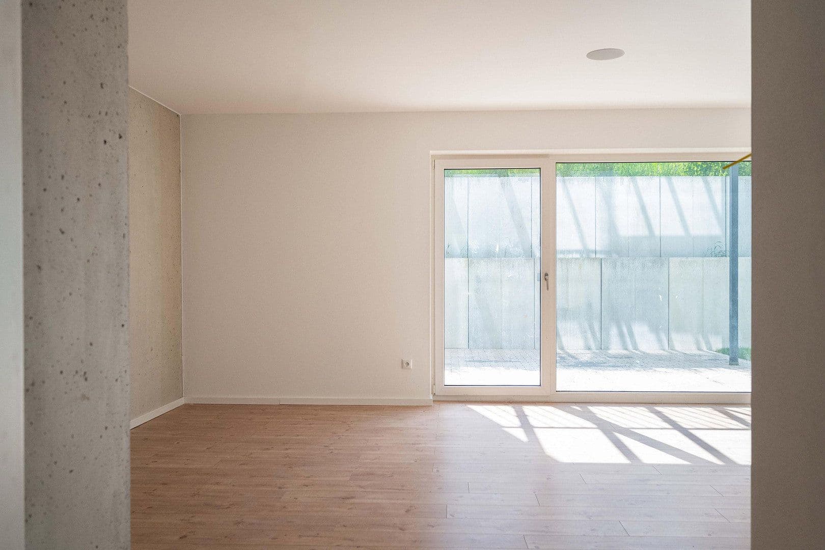 Prenájom bytu 1-izbový 84 m², Fichtelgebirgstraße 6, Sinzing, Bavorsko Prenájom bytu 1-izbový 84 m², Fichtelgebirgstraße 6, Sinzing, Bavorsko