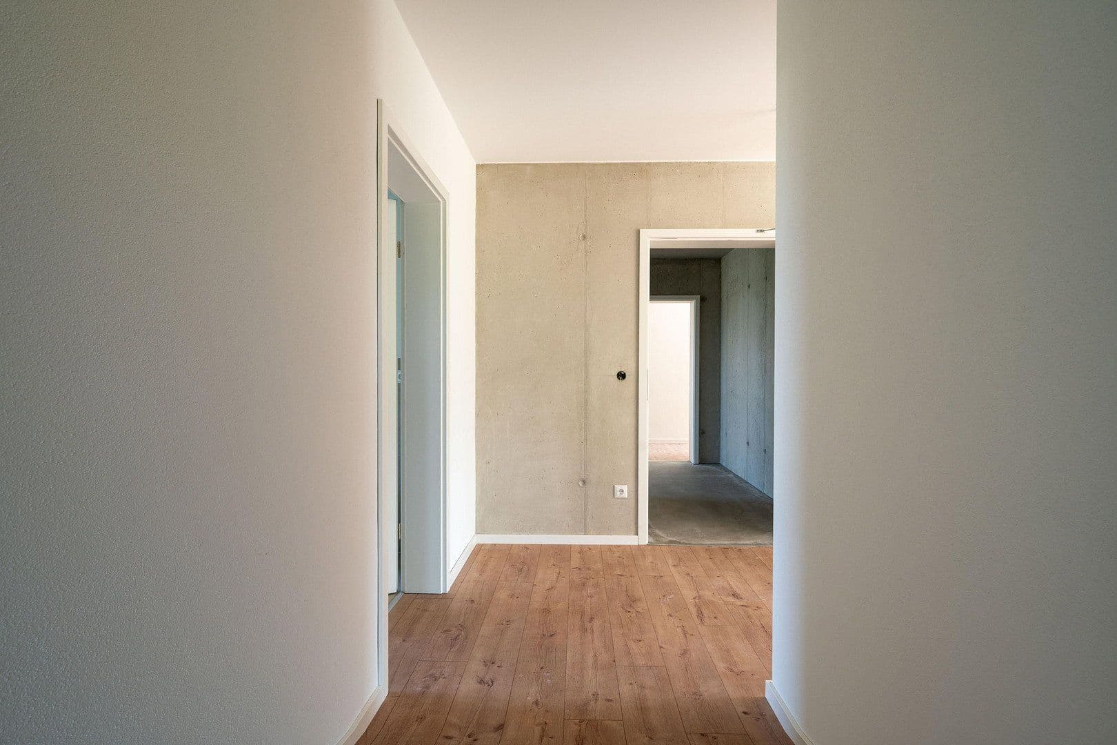 Prenájom bytu 1-izbový 84 m², Fichtelgebirgstraße 6, Sinzing, Bavorsko Prenájom bytu 1-izbový 84 m², Fichtelgebirgstraße 6, Sinzing, Bavorsko