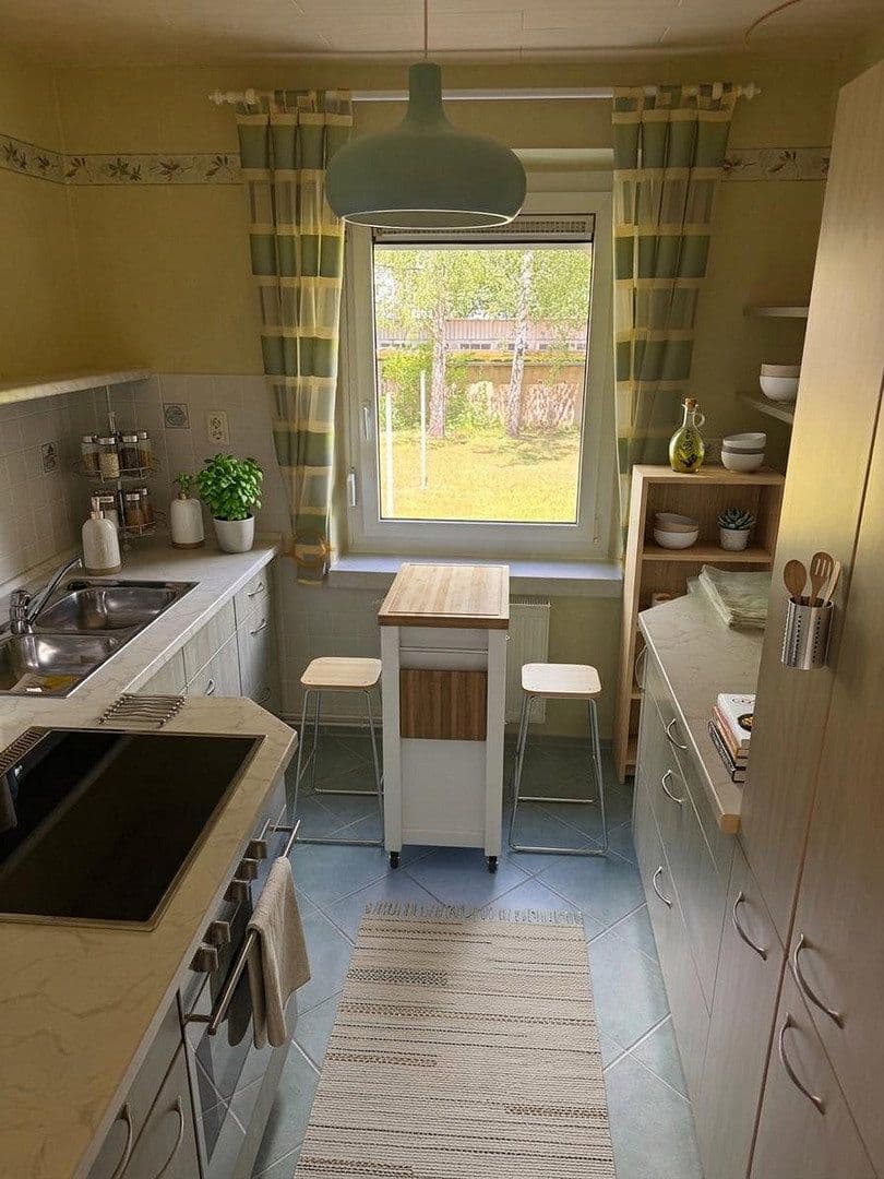 Prenájom bytu 3-izbový 65 m², Halle, Sasko-Anhaltsko Prenájom bytu 3-izbový 65 m², Halle, Sasko-Anhaltsko