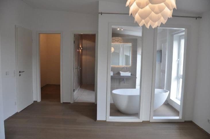 Prenájom bytu 3-izbový 159 m², Kassel, Hesensko Prenájom bytu 3-izbový 159 m², Kassel, Hesensko