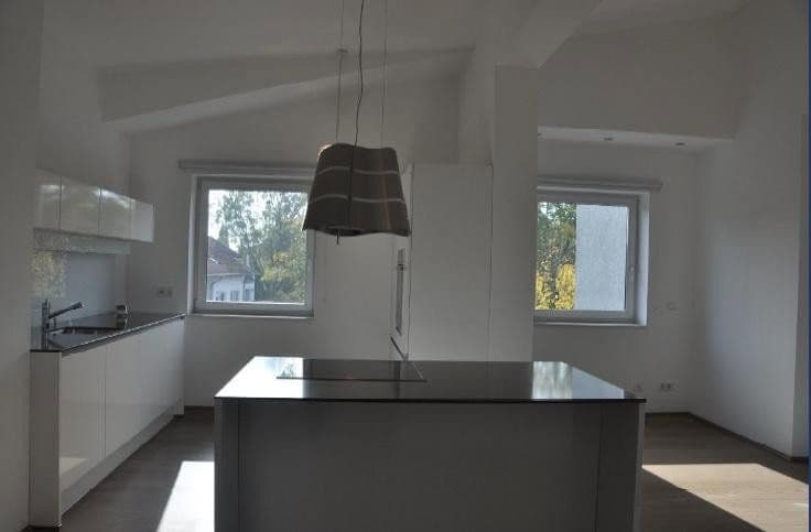 Prenájom bytu 3-izbový 159 m², Kassel, Hesensko Prenájom bytu 3-izbový 159 m², Kassel, Hesensko
