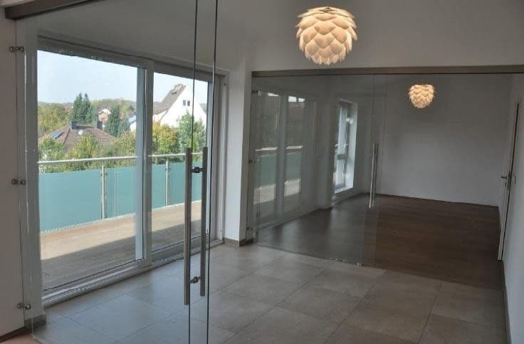 Prenájom bytu 3-izbový 159 m², Kassel, Hesensko Prenájom bytu 3-izbový 159 m², Kassel, Hesensko