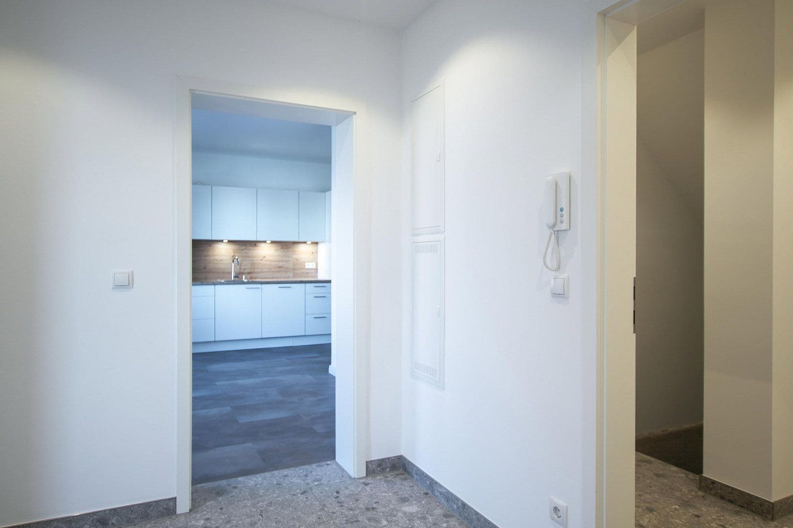 Predaj domu 250 m², pozemek 430 m², Potsdamer Str. 104, Potsdam, Brandenbursko Predaj domu 250 m², pozemek 430 m², Potsdamer Str. 104, Potsdam, Brandenbursko