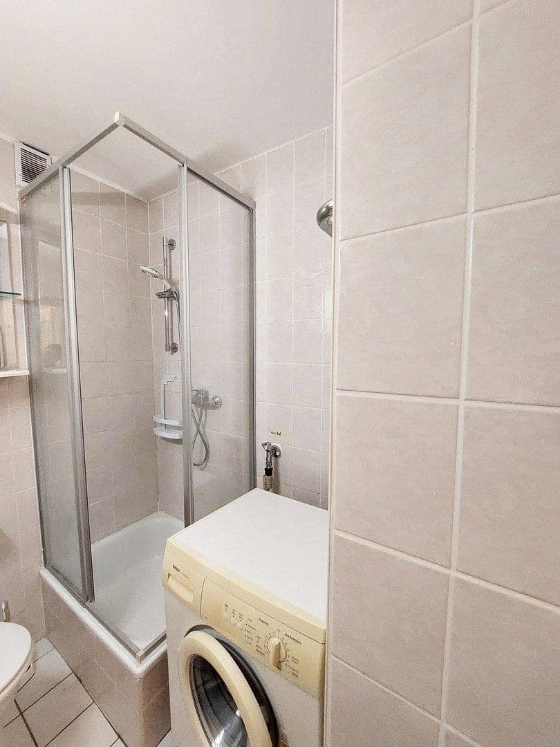 Prenájom bytu 1-izbový 45 m², Ludwigshafen, Porýnie-Falcko Prenájom bytu 1-izbový 45 m², Ludwigshafen, Porýnie-Falcko