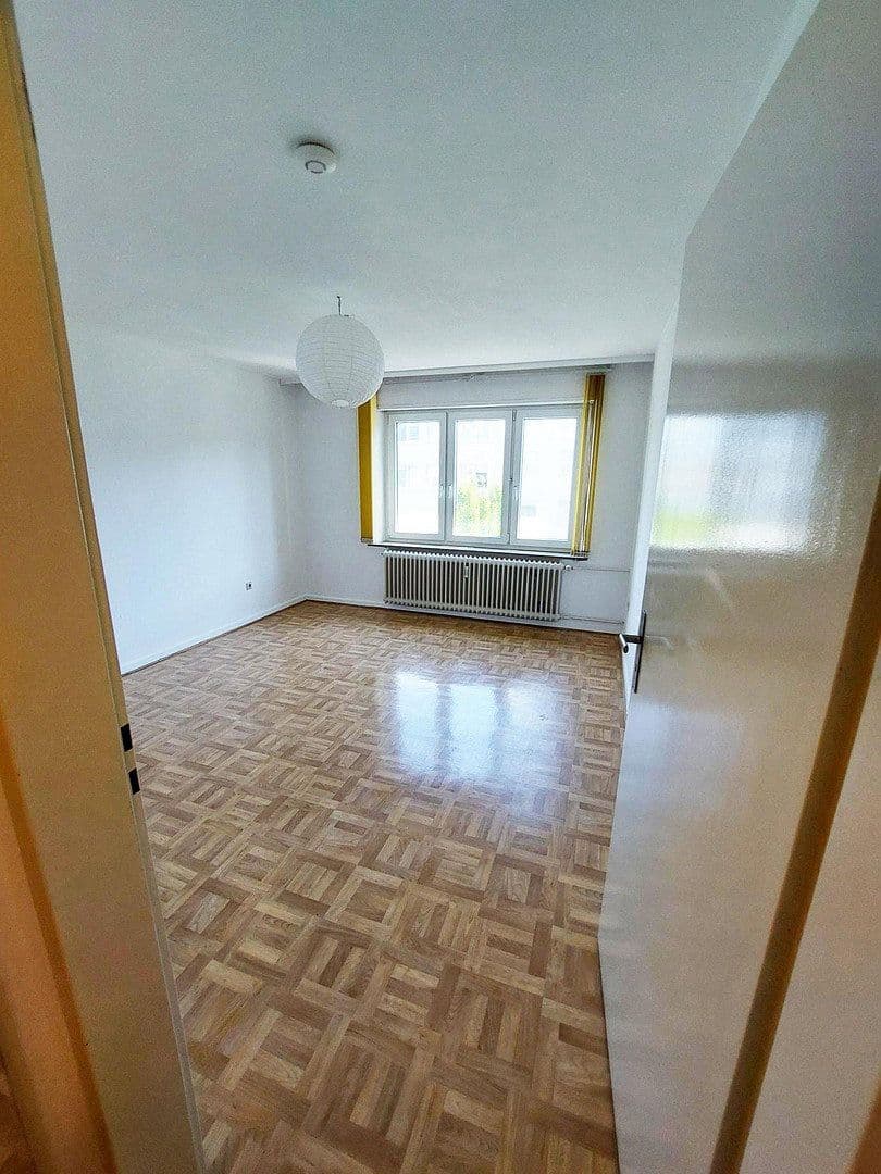 Prenájom bytu 1-izbový 45 m², Ludwigshafen, Porýnie-Falcko Prenájom bytu 1-izbový 45 m², Ludwigshafen, Porýnie-Falcko