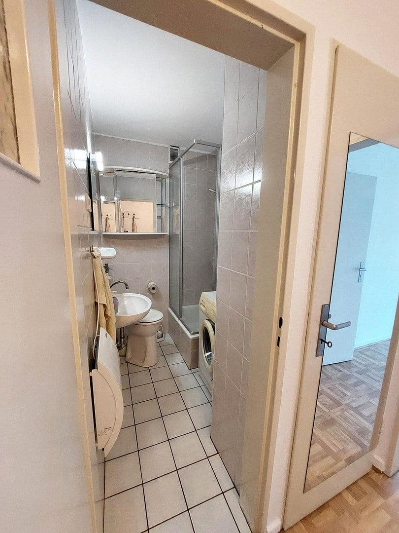 Prenájom bytu 1-izbový 45 m², Ludwigshafen, Porýnie-Falcko Prenájom bytu 1-izbový 45 m², Ludwigshafen, Porýnie-Falcko