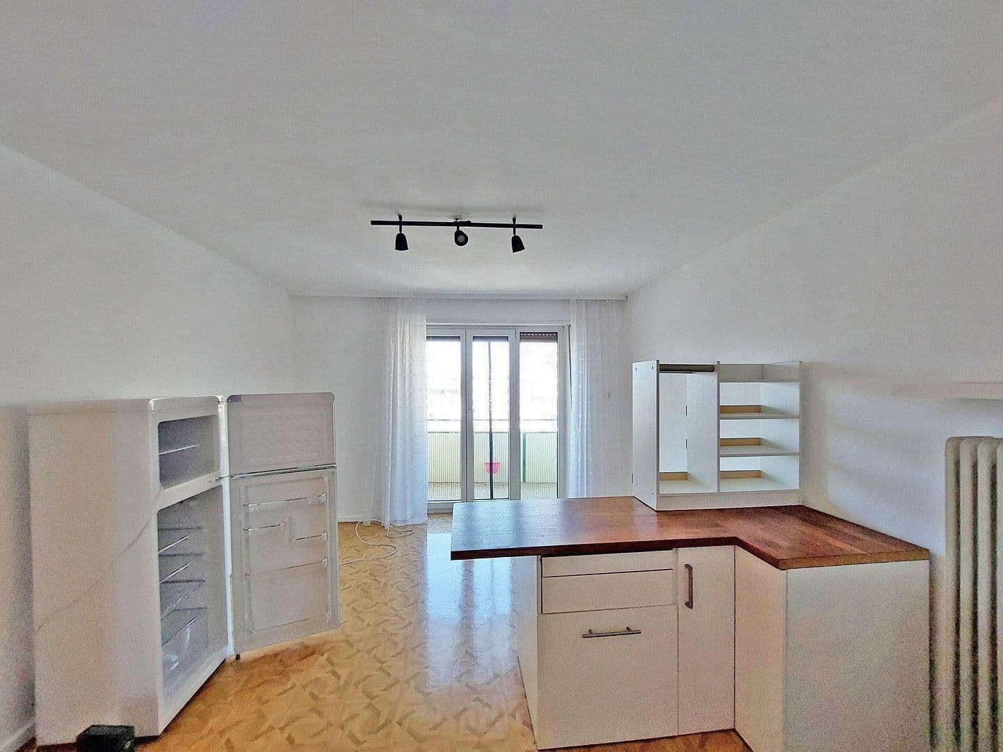 Prenájom bytu 1-izbový 45 m², Ludwigshafen, Porýnie-Falcko Prenájom bytu 1-izbový 45 m², Ludwigshafen, Porýnie-Falcko