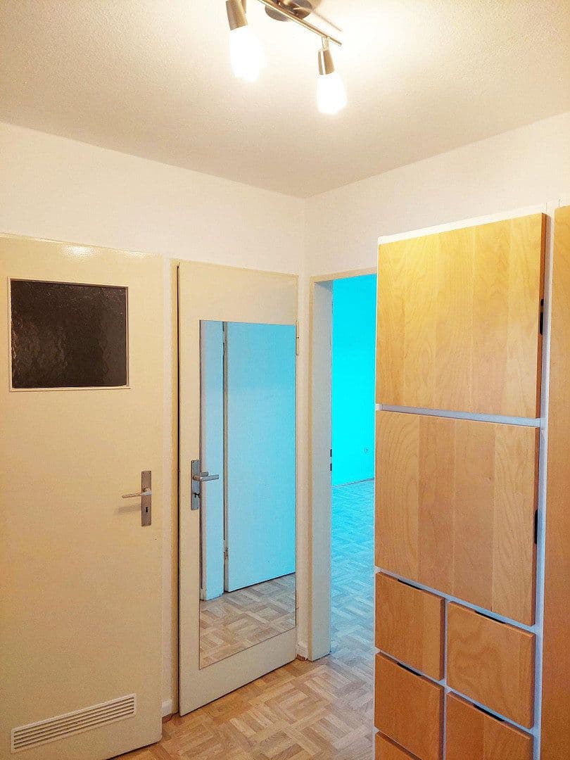 Prenájom bytu 1-izbový 45 m², Ludwigshafen, Porýnie-Falcko Prenájom bytu 1-izbový 45 m², Ludwigshafen, Porýnie-Falcko