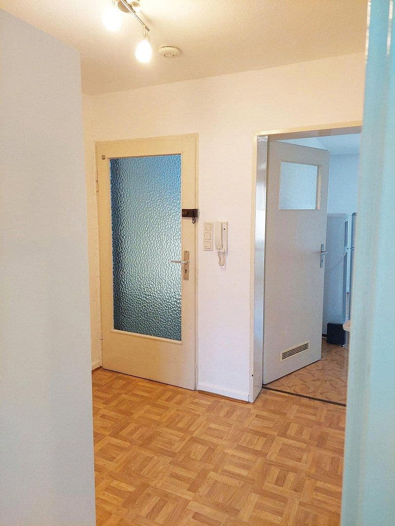 Prenájom bytu 1-izbový 45 m², Ludwigshafen, Porýnie-Falcko Prenájom bytu 1-izbový 45 m², Ludwigshafen, Porýnie-Falcko