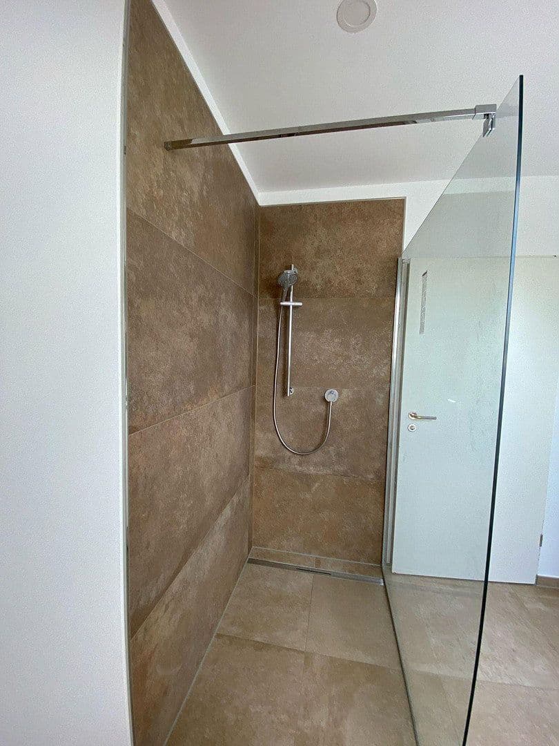 Prenájom bytu 3-izbový 82 m², Bergstraße 14, Sehlem, Porýnie-Falcko Prenájom bytu 3-izbový 82 m², Bergstraße 14, Sehlem, Porýnie-Falcko