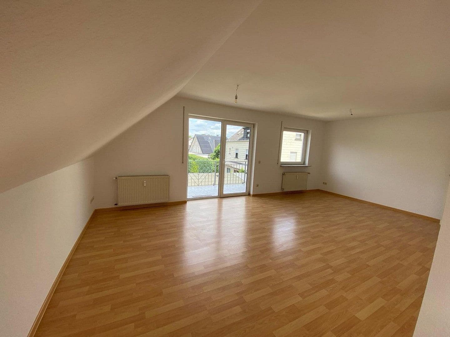 Prenájom bytu 3-izbový 82 m², Bergstraße 14, Sehlem, Porýnie-Falcko Prenájom bytu 3-izbový 82 m², Bergstraße 14, Sehlem, Porýnie-Falcko